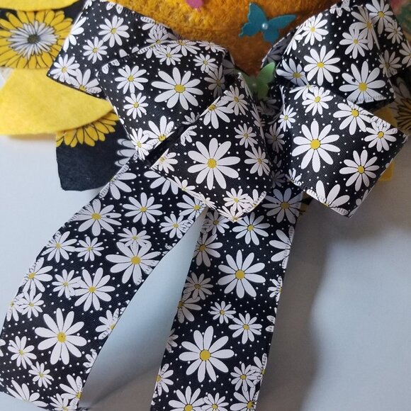 Daisy Hat Hanger Wreath Door Decor - Picture 7 of 9